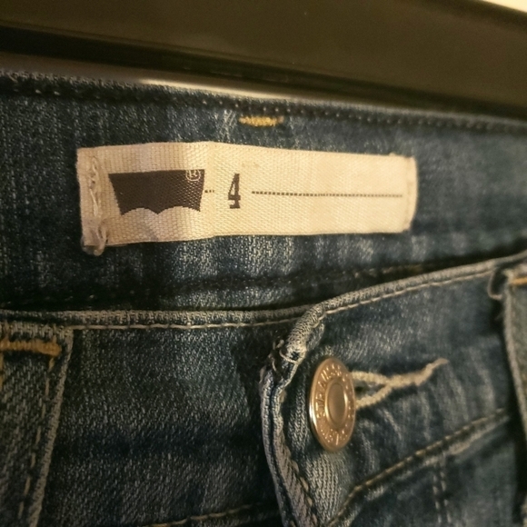 Levi's Womens Size 4 Capri Demin Cuffed Jeans Waist 27", 18" inseam - Picture 11 of 11